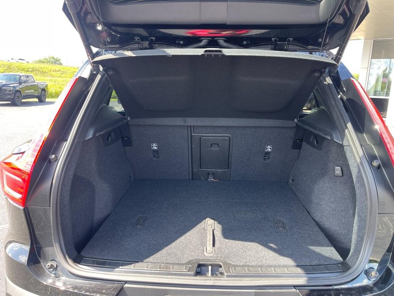 Volvo XC40 Vehicle Image 12