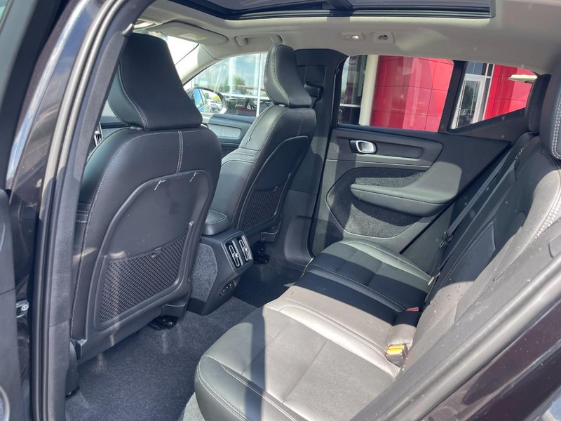 Volvo XC40 Vehicle Image 14
