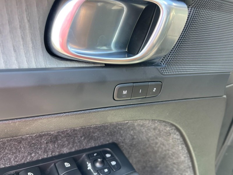 Volvo XC40 Vehicle Image 17