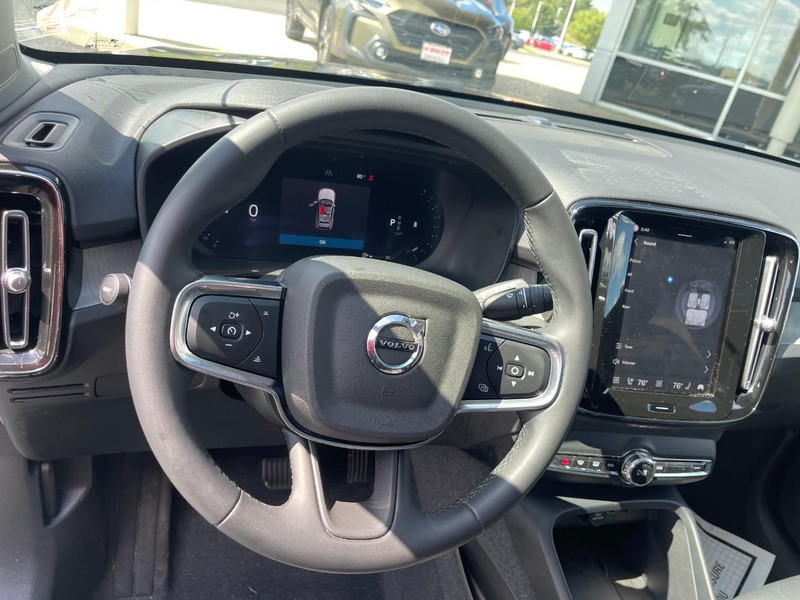 Volvo XC40 Vehicle Image 19