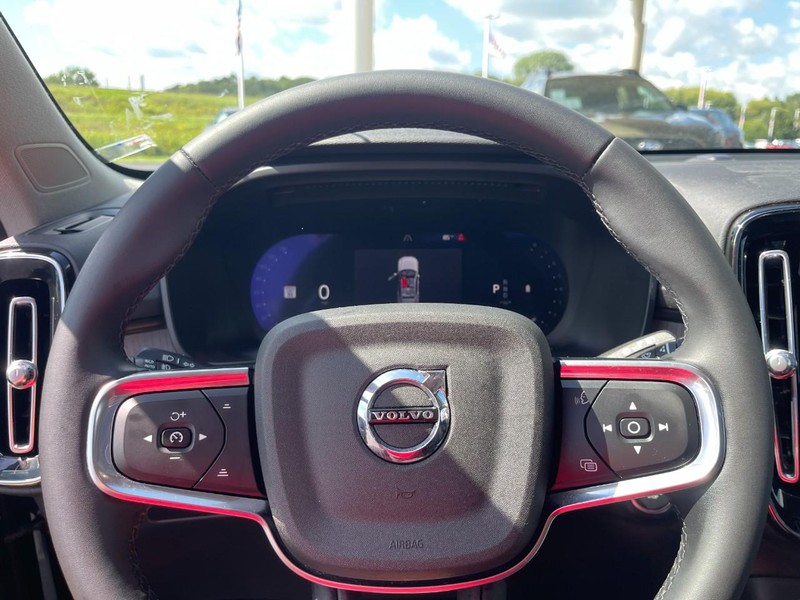 Volvo XC40 Vehicle Image 20