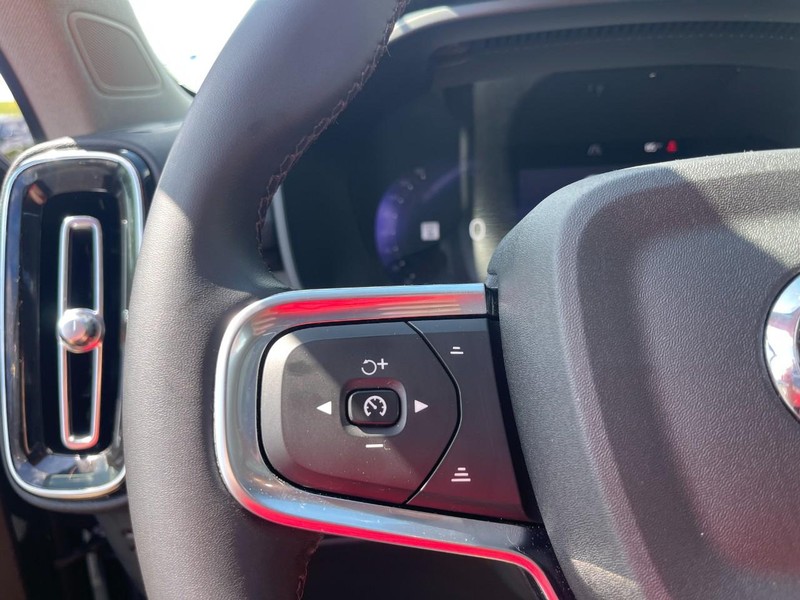 Volvo XC40 Vehicle Image 21