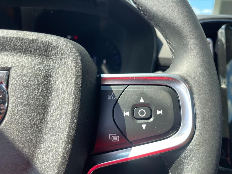 Volvo XC40 Vehicle Image 22
