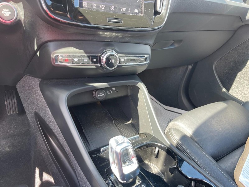 Volvo XC40 Vehicle Image 25