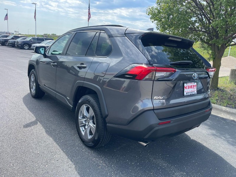 Toyota RAV4 Vehicle Image 04