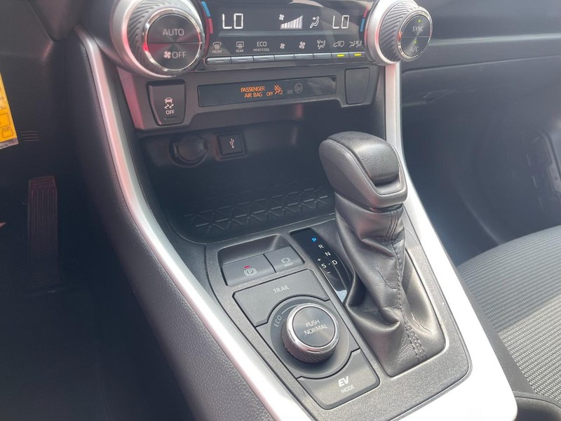 Toyota RAV4 Vehicle Image 25