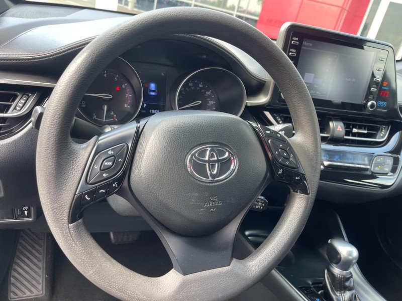 Toyota C-HR Vehicle Image 14