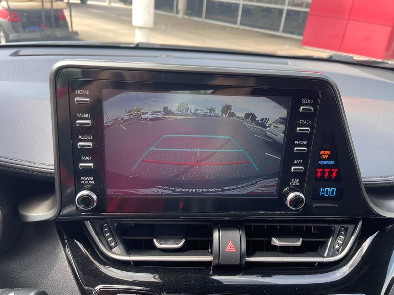 Toyota C-HR Vehicle Image 19