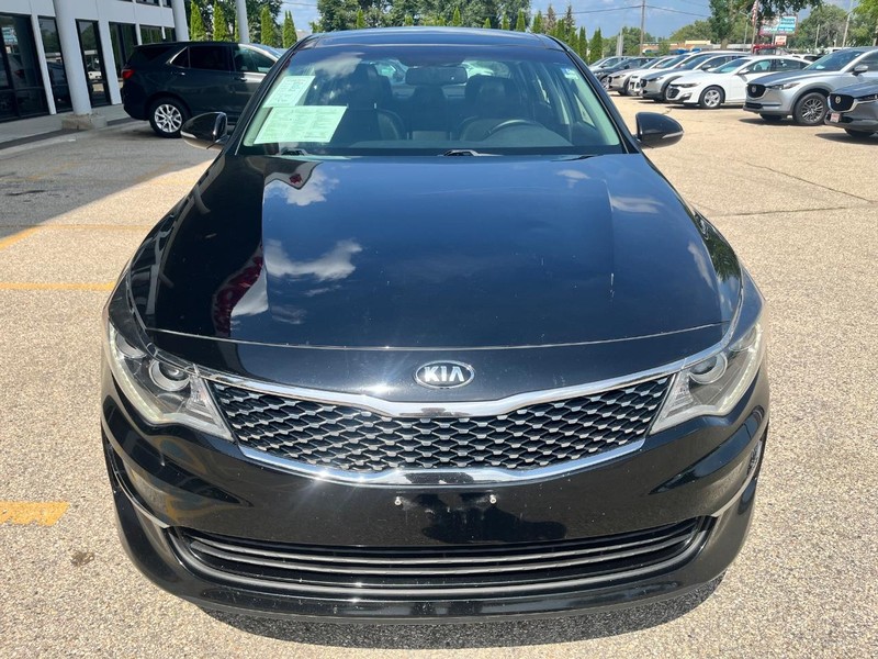 Kia Optima Vehicle Image 02