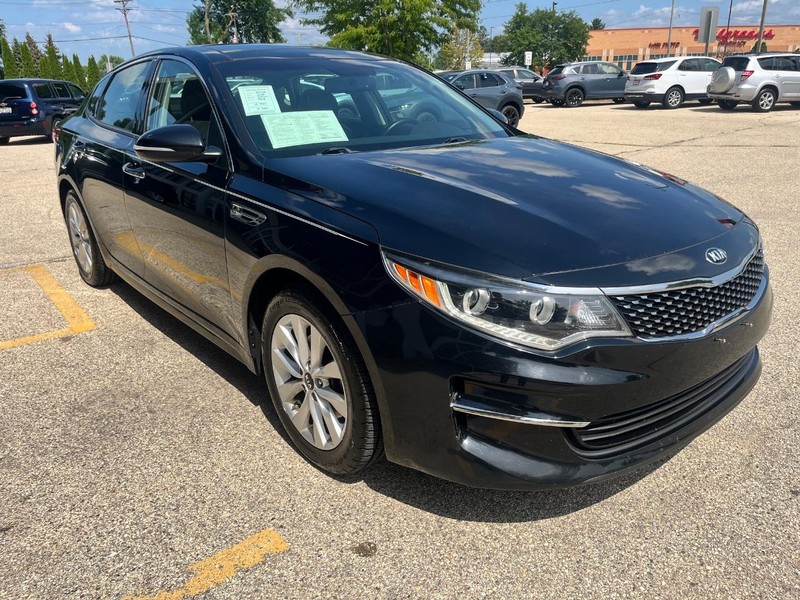 Kia Optima Vehicle Image 03