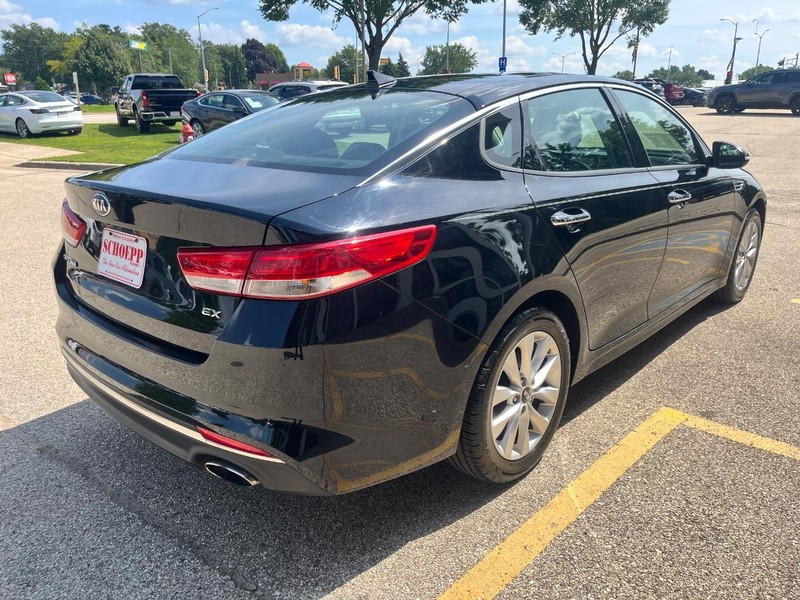 Kia Optima Vehicle Image 05