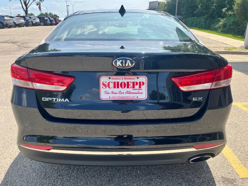 Kia Optima Vehicle Image 06