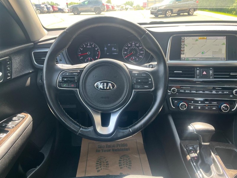 Kia Optima Vehicle Image 11