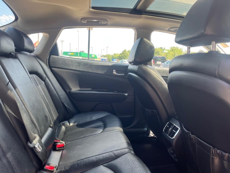 Kia Optima Vehicle Image 15