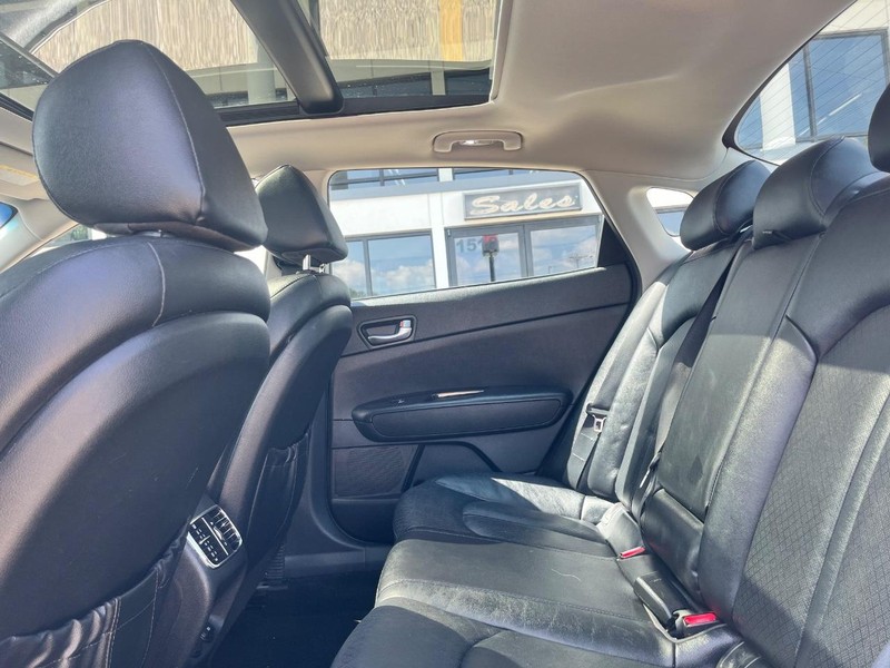 Kia Optima Vehicle Image 16