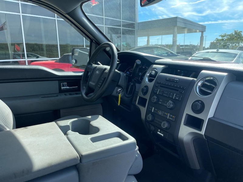 Ford F-150 Vehicle Image 02