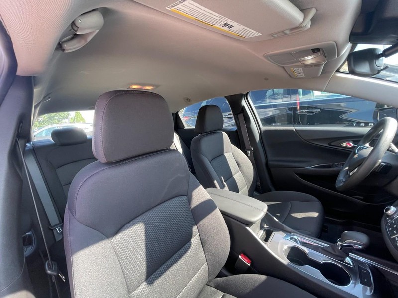 Chevrolet Malibu Vehicle Image 04