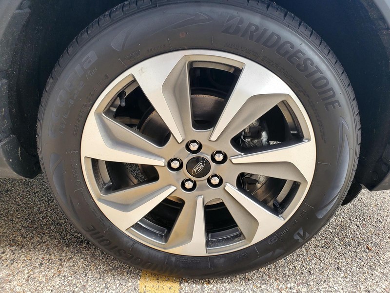 Ford Escape Vehicle Image 17
