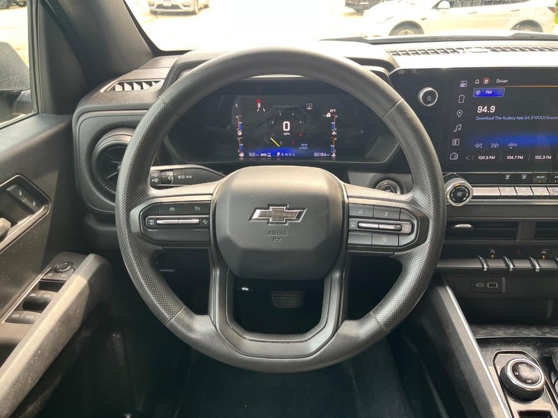 Chevrolet Colorado Vehicle Image 11