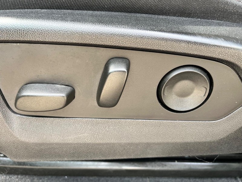 Chevrolet Colorado Vehicle Image 13