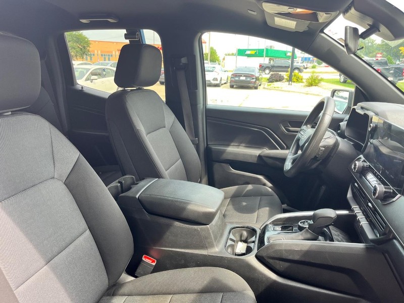 Chevrolet Colorado Vehicle Image 14
