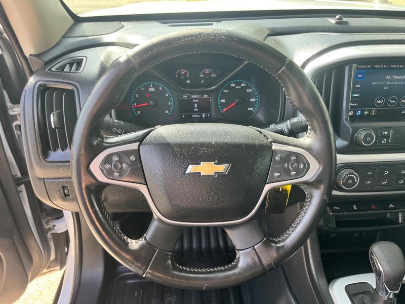 Chevrolet Colorado Vehicle Image 11