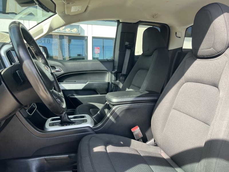 Chevrolet Colorado Vehicle Image 13