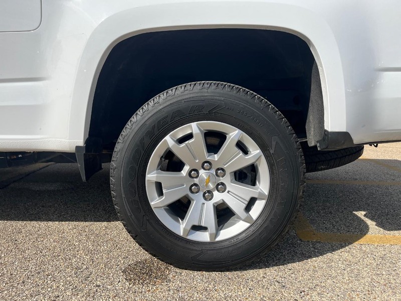 Chevrolet Colorado Vehicle Image 16