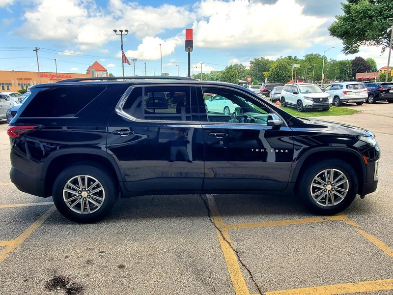 Chevrolet Traverse Vehicle Image 04