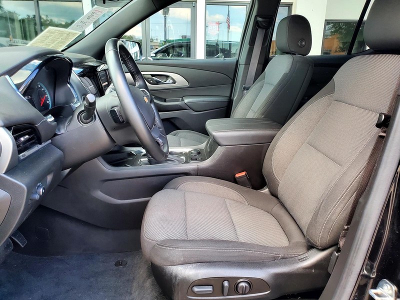 Chevrolet Traverse Vehicle Image 12