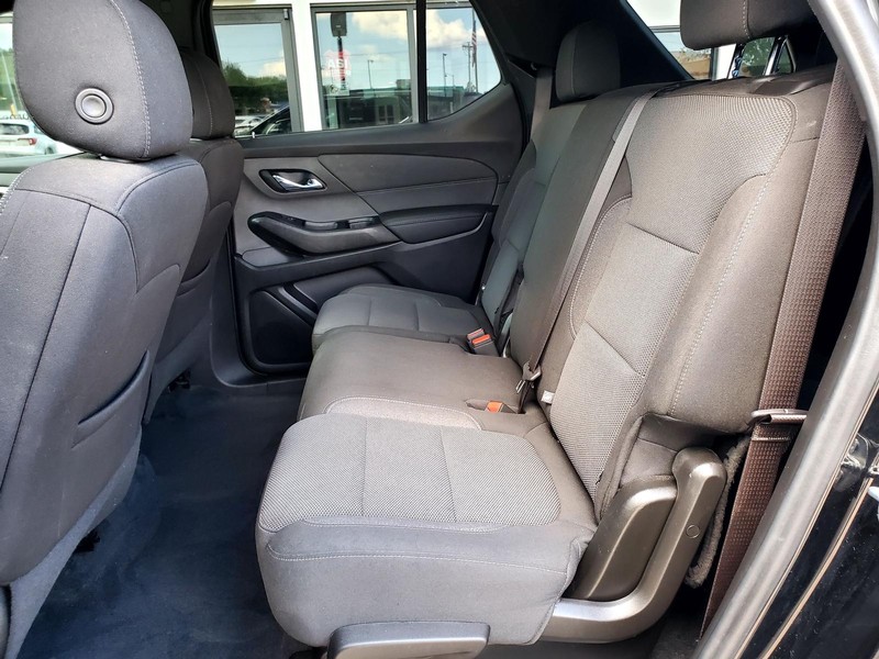 Chevrolet Traverse Vehicle Image 16