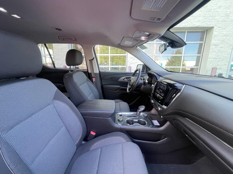 Chevrolet Traverse Vehicle Image 03