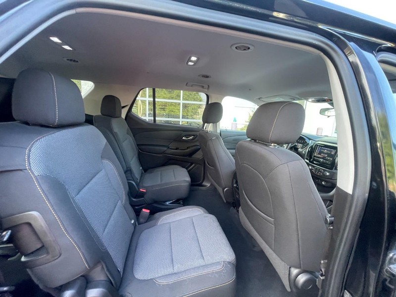 Chevrolet Traverse Vehicle Image 04