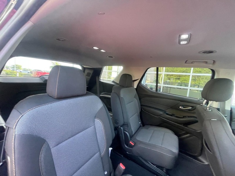 Chevrolet Traverse Vehicle Image 05