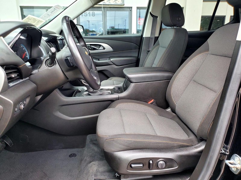 Chevrolet Traverse Vehicle Image 12