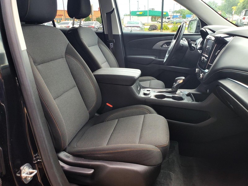 Chevrolet Traverse Vehicle Image 13