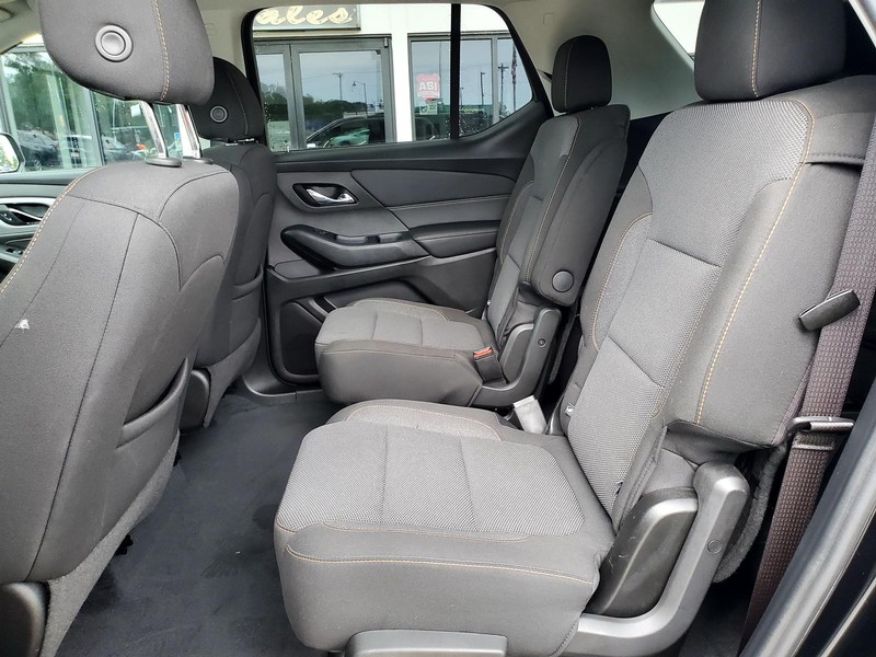 Chevrolet Traverse Vehicle Image 16