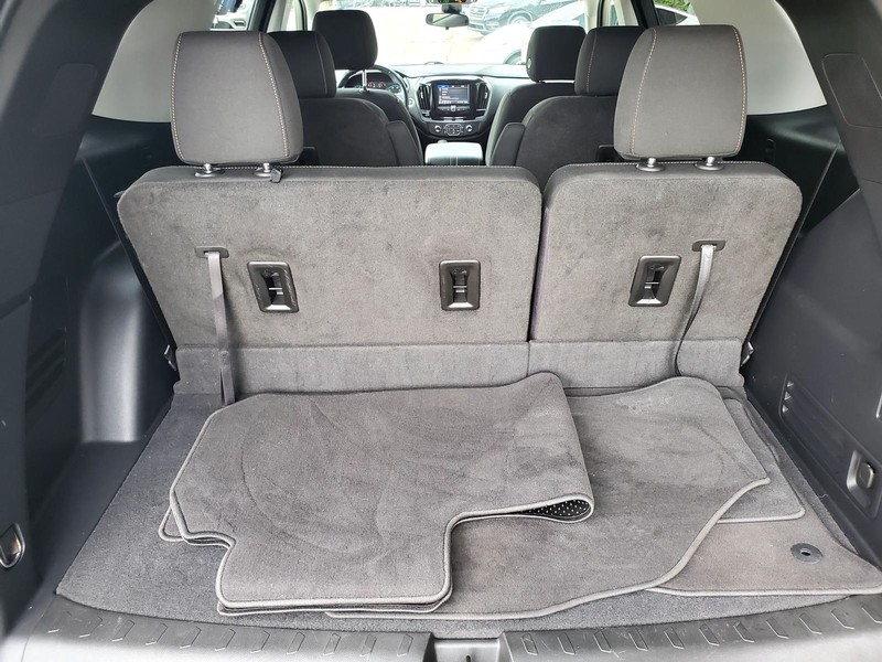 Chevrolet Traverse Vehicle Image 18