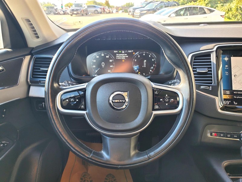 Volvo XC90 Vehicle Image 09