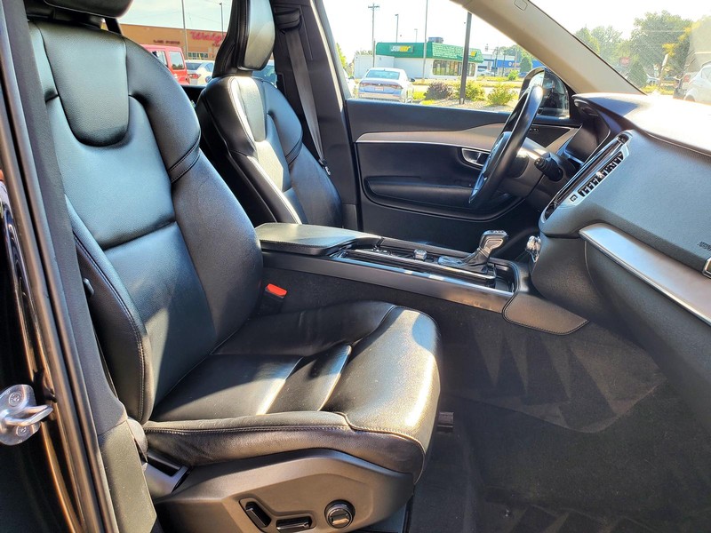 Volvo XC90 Vehicle Image 14