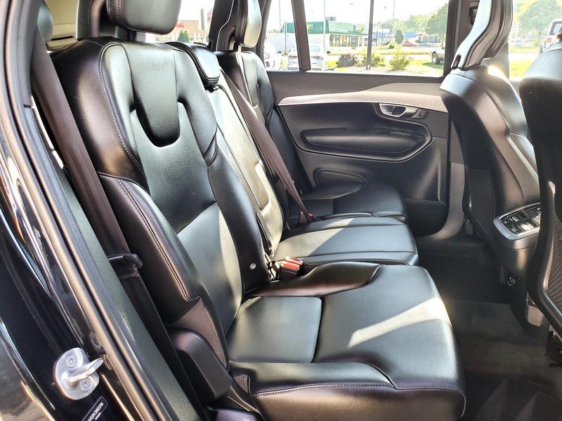 Volvo XC90 Vehicle Image 15