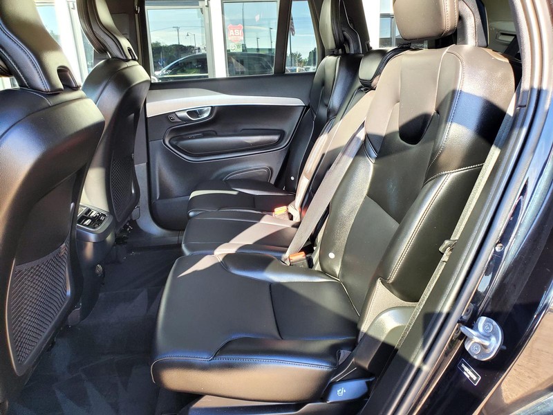 Volvo XC90 Vehicle Image 17
