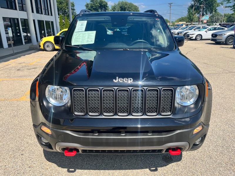 Jeep Renegade Vehicle Image 02