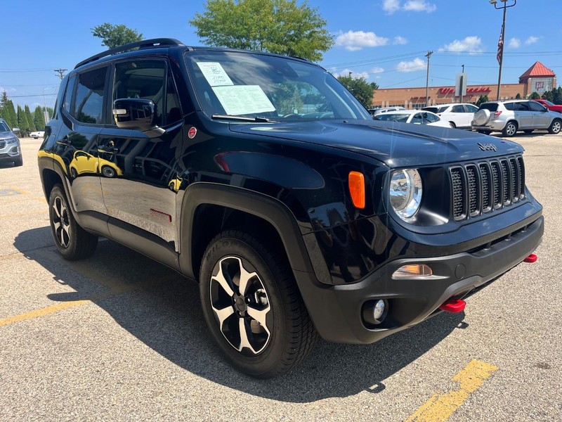 Jeep Renegade Vehicle Image 03