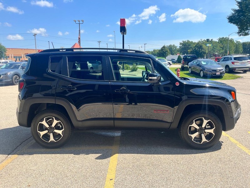 Jeep Renegade Vehicle Image 04