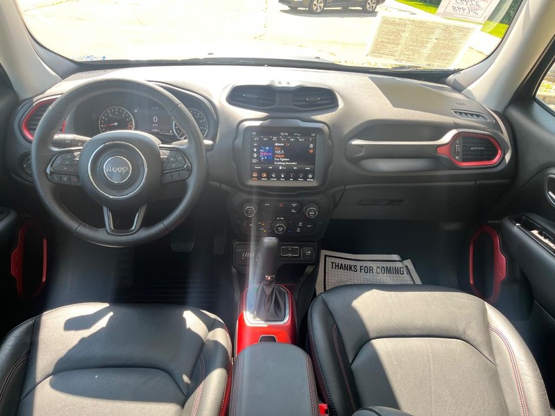 Jeep Renegade Vehicle Image 10