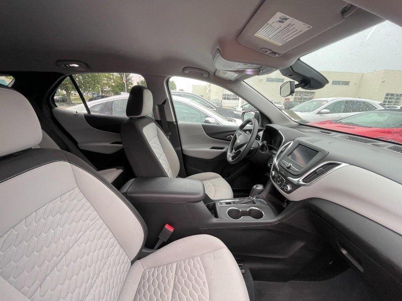 Chevrolet Equinox Vehicle Image 03