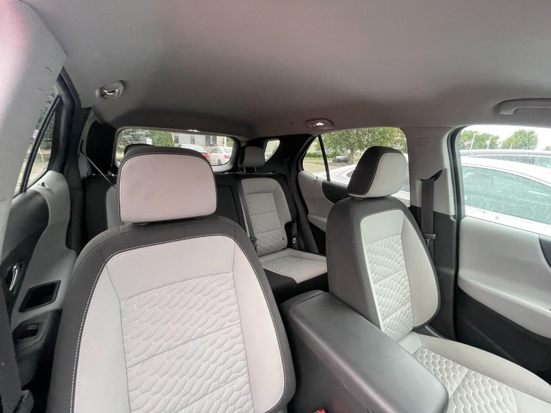 Chevrolet Equinox Vehicle Image 04