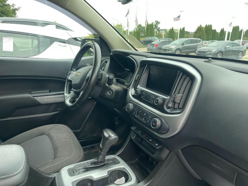 Chevrolet Colorado Vehicle Image 02