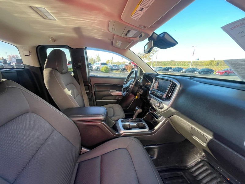 Chevrolet Colorado Vehicle Full-screen Gallery Image 06